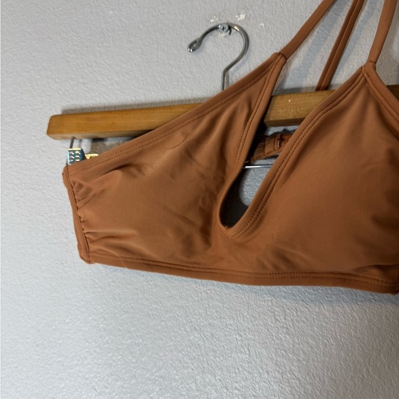 New Wild Fable Women's Tan Swimsuit Top XS - Picture 2 of 6